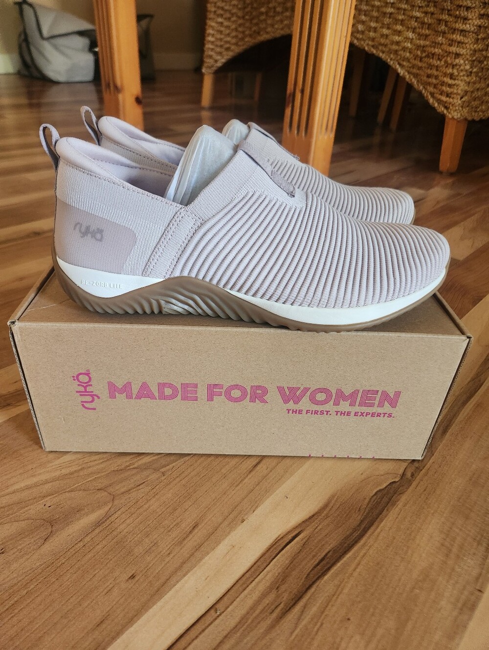 Ryka Echo Knit Size 9 WIDE. LILAC TAUPE color.